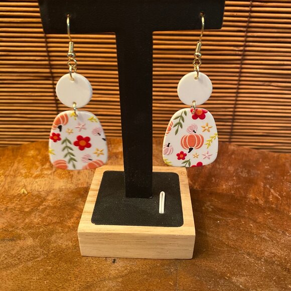 NWT Fall Pumpkin Floral dangle pierced earrings - Picture 1 of 2